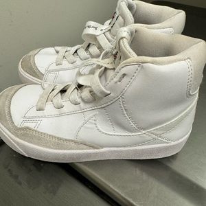 Blazer Mid 77SE Dance nike